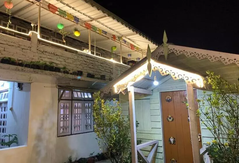Solo Stays   Backpacker Hostel
