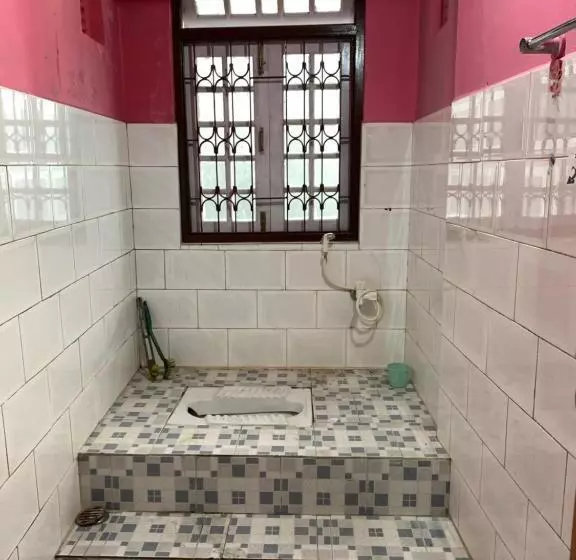 Solo Stays   Backpacker Hostel