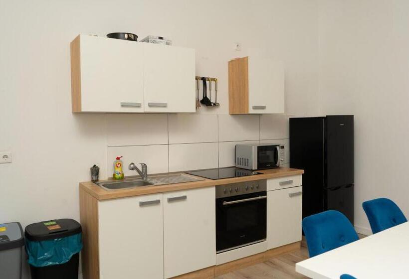 هاستل Downtown Apartments