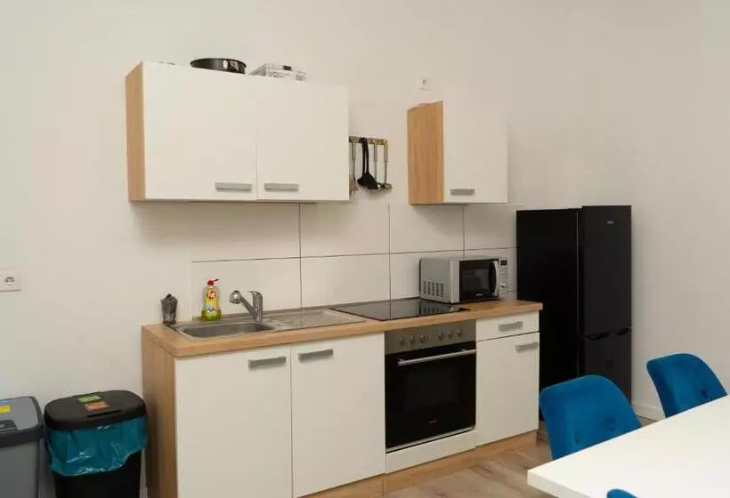 هاستل Downtown Apartments