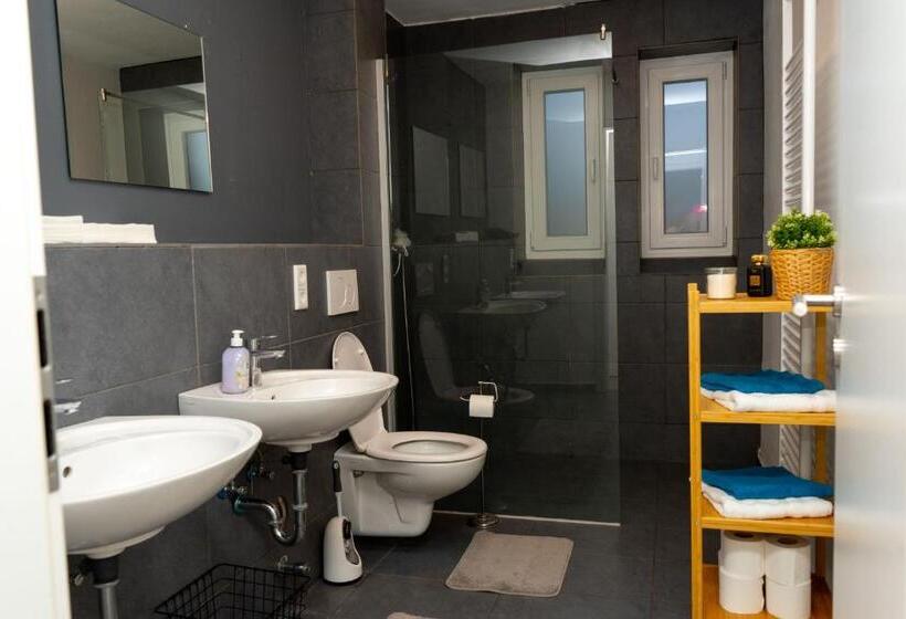 هاستل Downtown Apartments