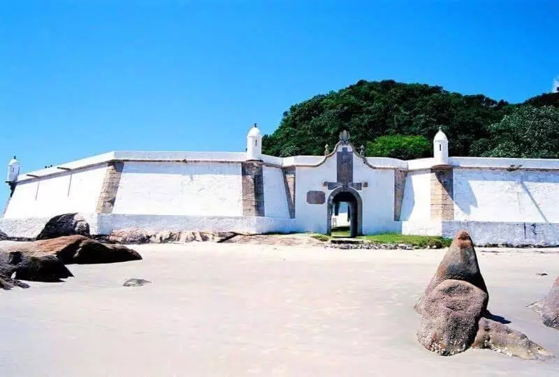 هاستل Ilha Do Mel Casa Familiar Quartos Economicos Nova Brasilia