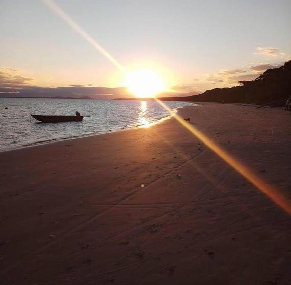 فندق صغير Ilha Do Mel Casa Familiar Quartos Economicos Nova Brasilia