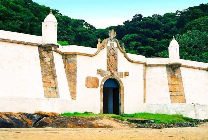 فندق صغير Ilha Do Mel Casa Familiar Quartos Economicos Nova Brasilia