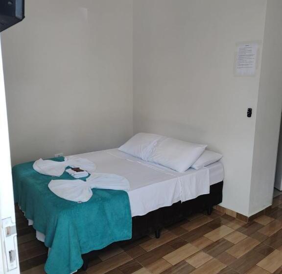 호스텔 Suites Vitasha  Natureza E Praia