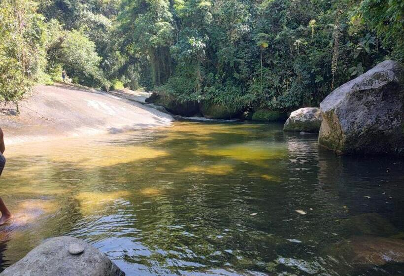 호스텔 Suites Vitasha  Natureza E Praia