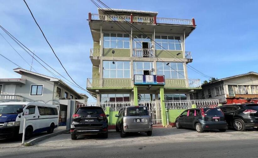 تختخواب و صبحانه Emerald Apartments Inc