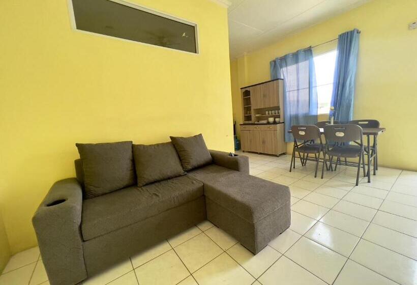 تختخواب و صبحانه Emerald Apartments Inc