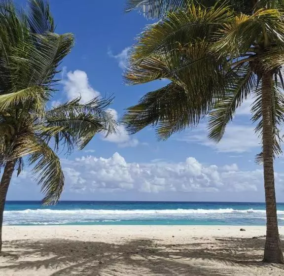 تختخواب و صبحانه Villa Créoléna