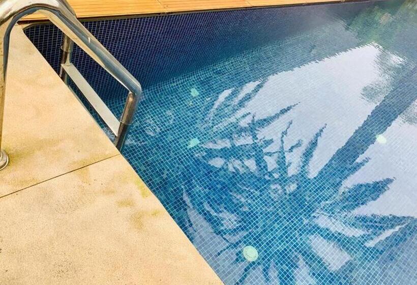 Fourteen Hotel Ain Sebaa