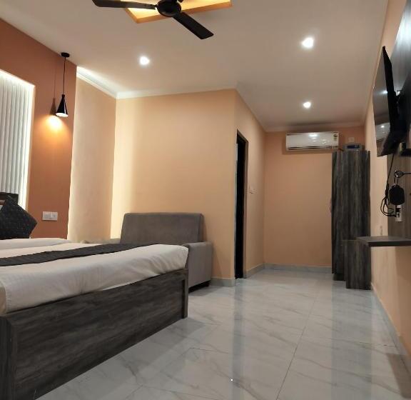 Ganeshwaram Hotel & Restaurant, Bhowali, Nainital