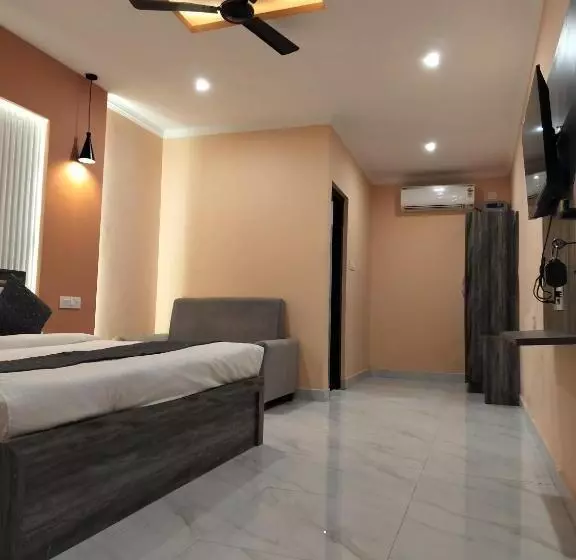 Ganeshwaram Hotel & Restaurant, Bhowali, Nainital