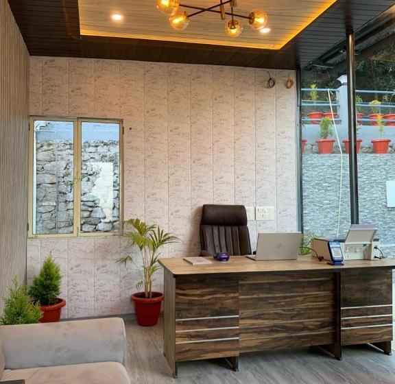 Ganeshwaram Hotel & Restaurant, Bhowali, Nainital