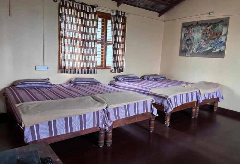Hotell Ivory Daze Jungle Adventure Homestay