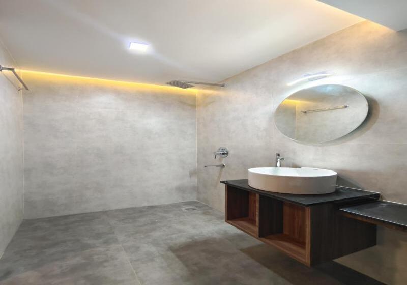 Hotel Merlot Leisures