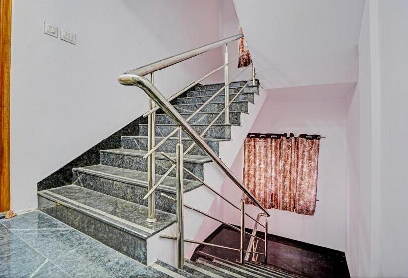 Hotelli Oyo Flagship Bluebird Service Apartment