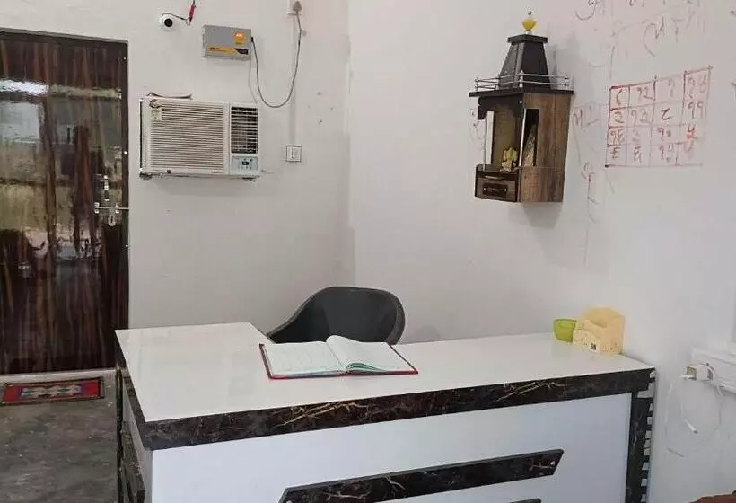 ホテル Oyo Maa Bhagwati Palace