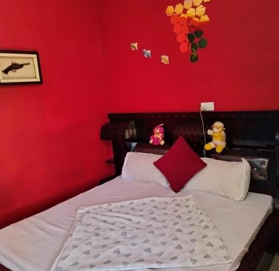 בית מלון כפרי Rudraksh Barkot