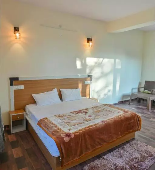 ホテル Saraj Valley Homestay Cheog