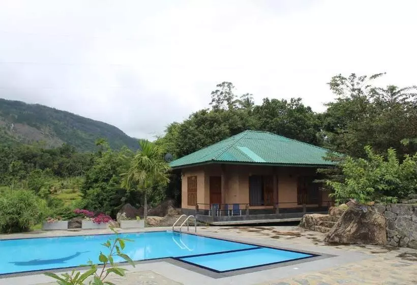 Hotelli World S End Base Eco Village