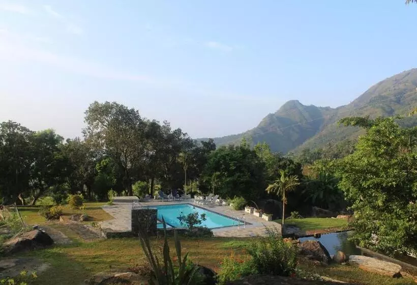 Hotelli World S End Base Eco Village