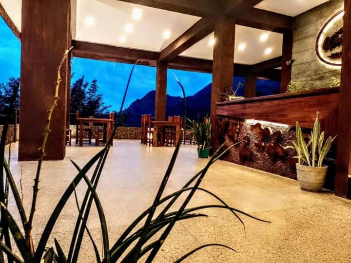 בית מלון כפרי World S End Base Eco Village