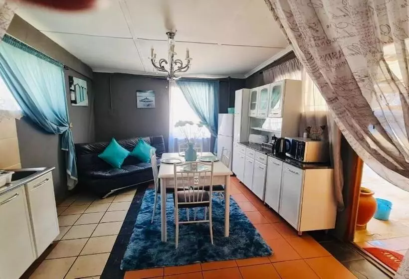 Majatalo De Oude Scholen Guest House