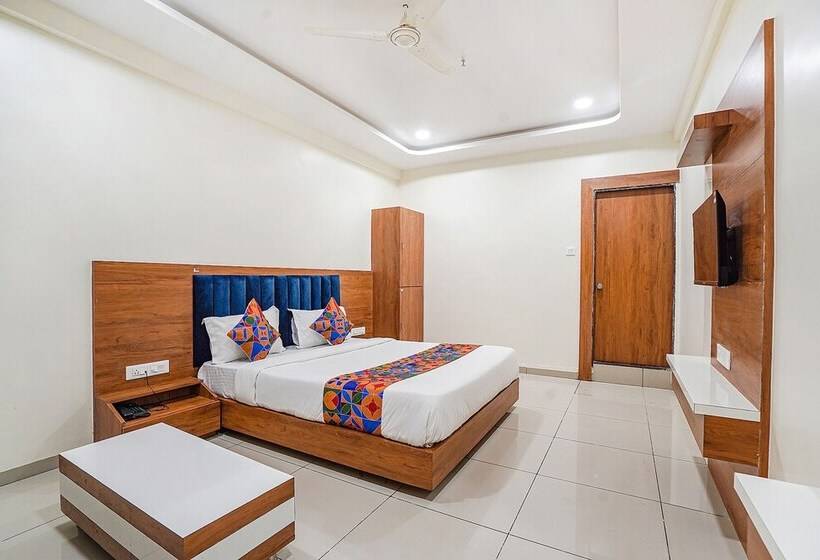 پانسیون Fabhotel Hk Villa