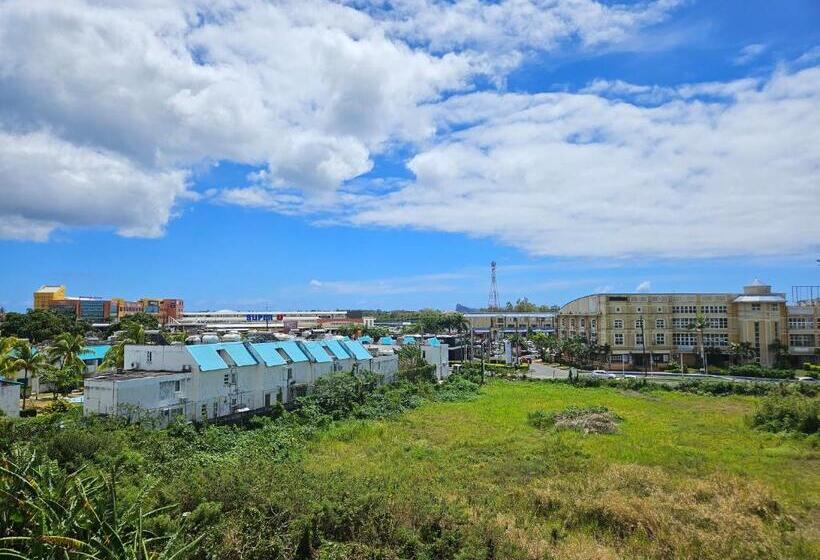 پانسیون Grand Bay Apartments