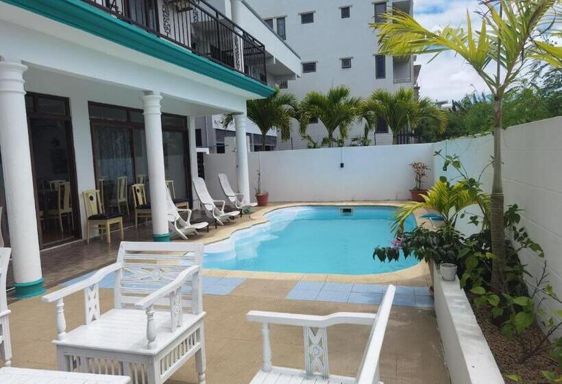 پانسیون Grand Bay Apartments