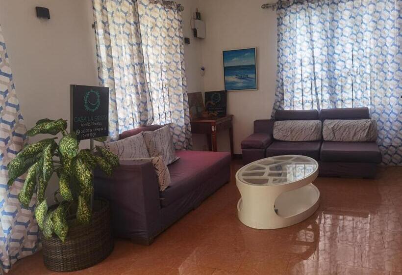 پانسیون Grand Bay Apartments