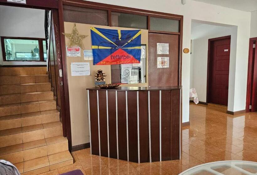 پانسیون Grand Bay Apartments