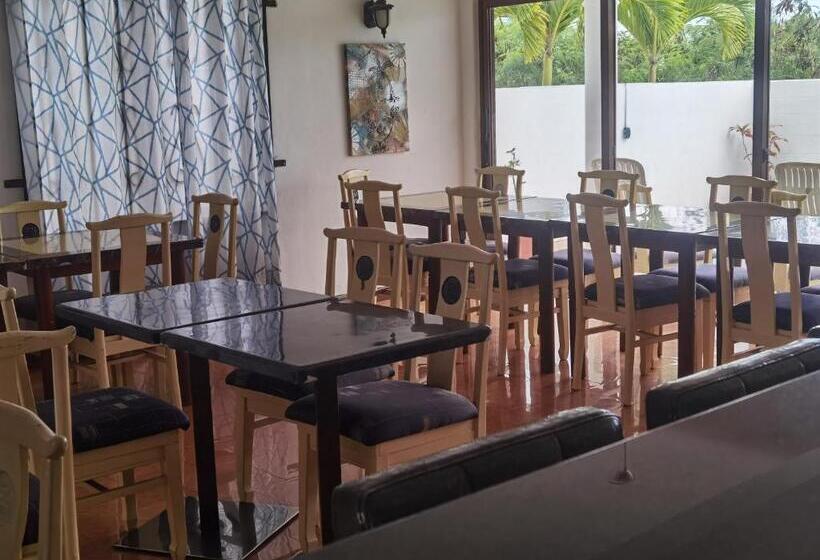 پانسیون Grand Bay Apartments