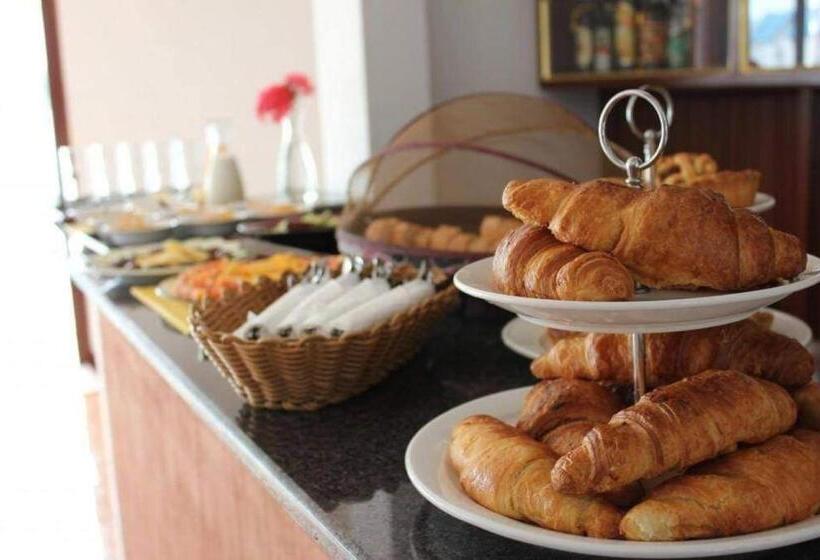 پانسیون Grand Bay Apartments