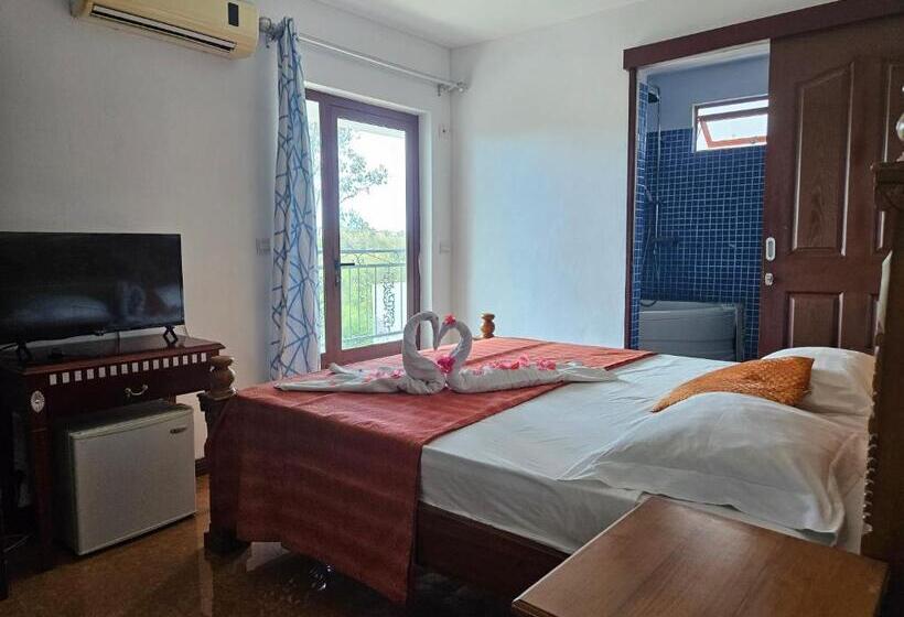 پانسیون Grand Bay Apartments