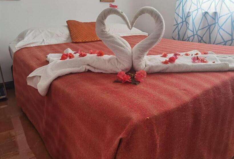 پانسیون Grand Bay Apartments