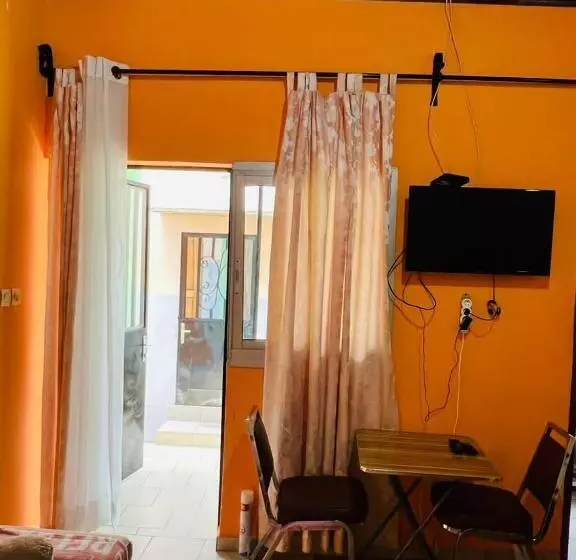 Pension  Immeuble Chic Maman