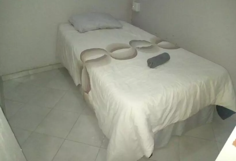 Majatalo Las Palmas Day & Night Guest House