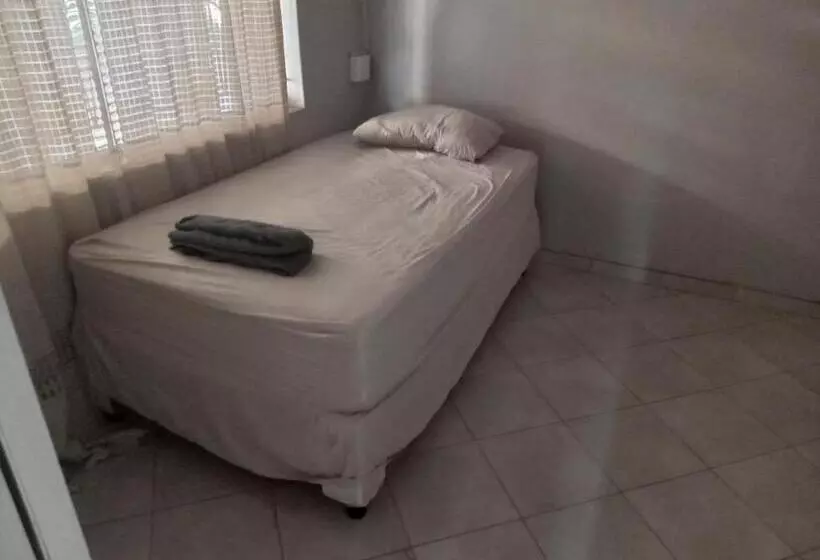 Majatalo Las Palmas Day & Night Guest House