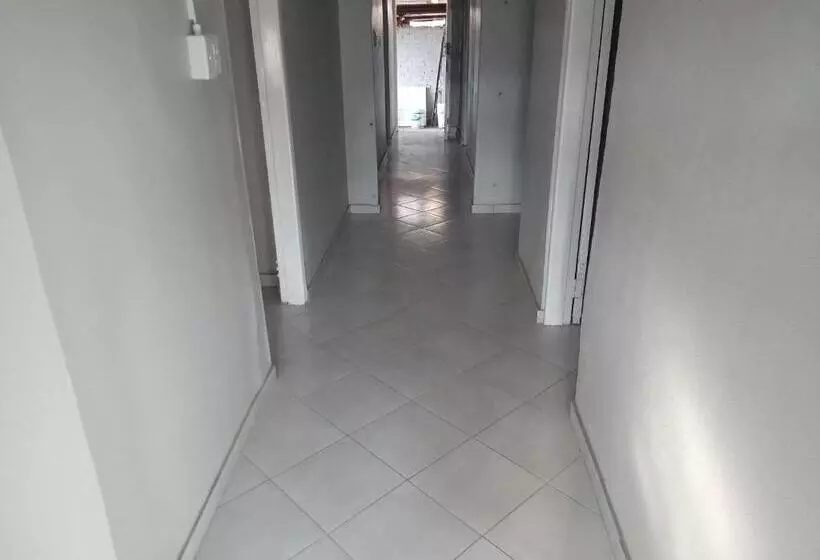 Majatalo Las Palmas Day & Night Guest House