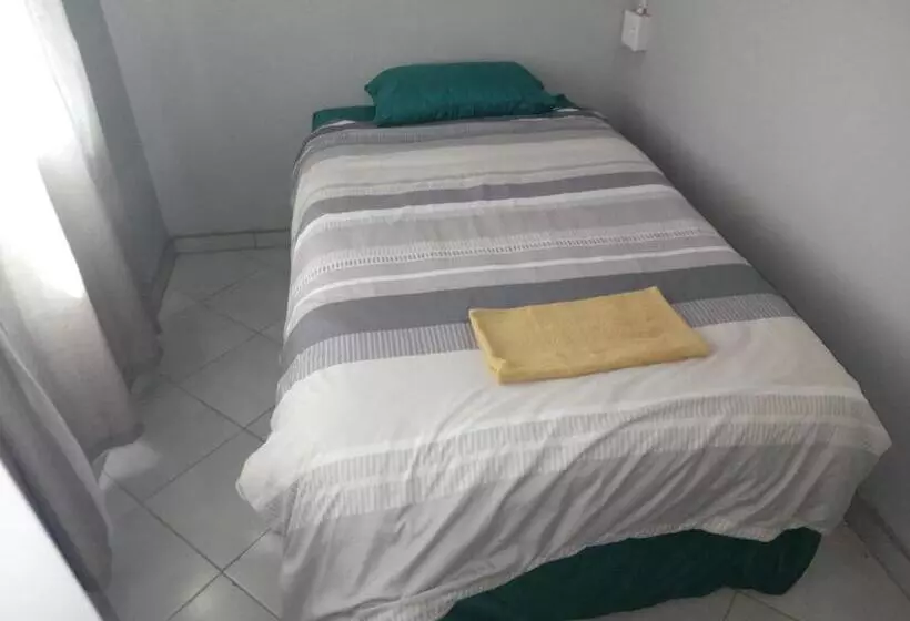 Majatalo Las Palmas Day & Night Guest House