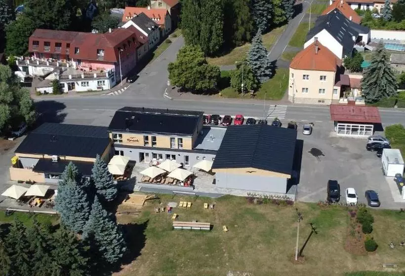 Majatalo Penzion Racek