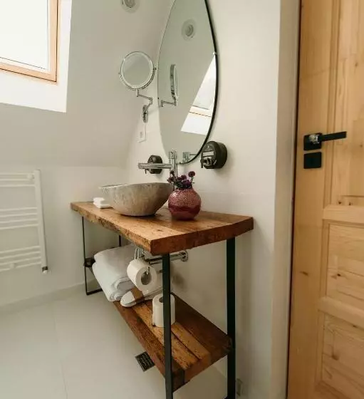 Majatalo Purplevague