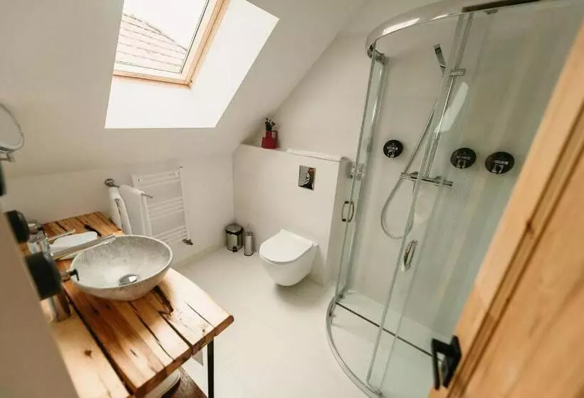 Majatalo Purplevague