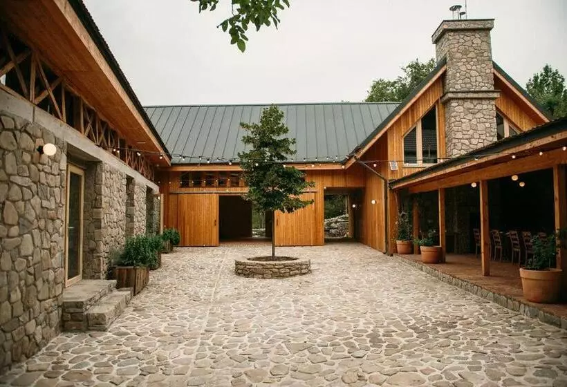 Majatalo Purplevague