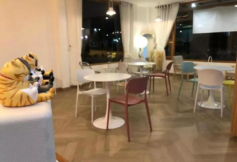 Retkeilymaja Jinbo Betong Home Cafe’