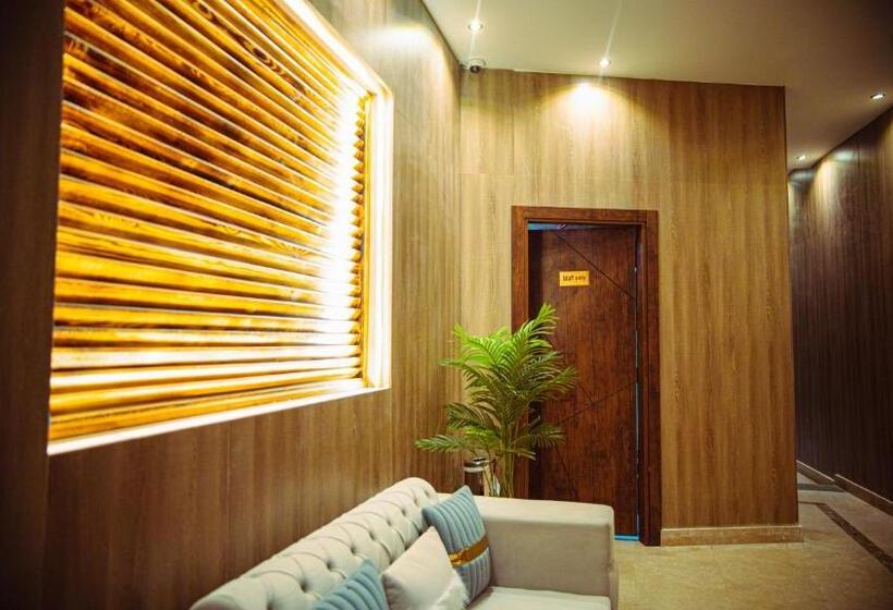 هاستل Rotana Palace Suites