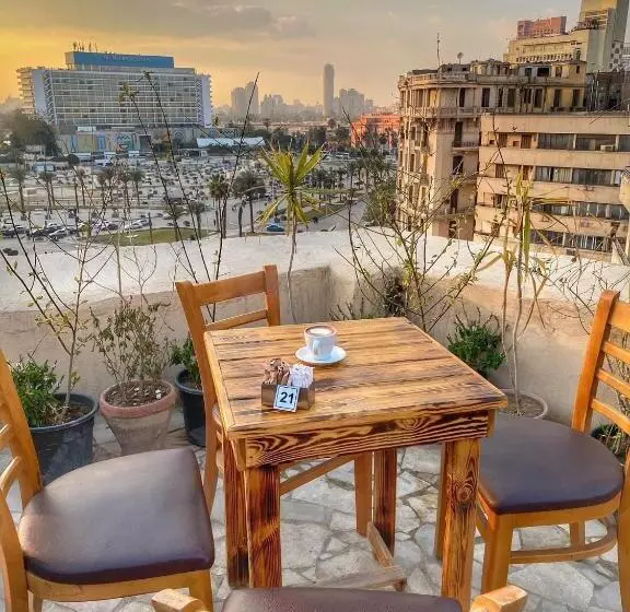 هاستل Rotana Palace Suites