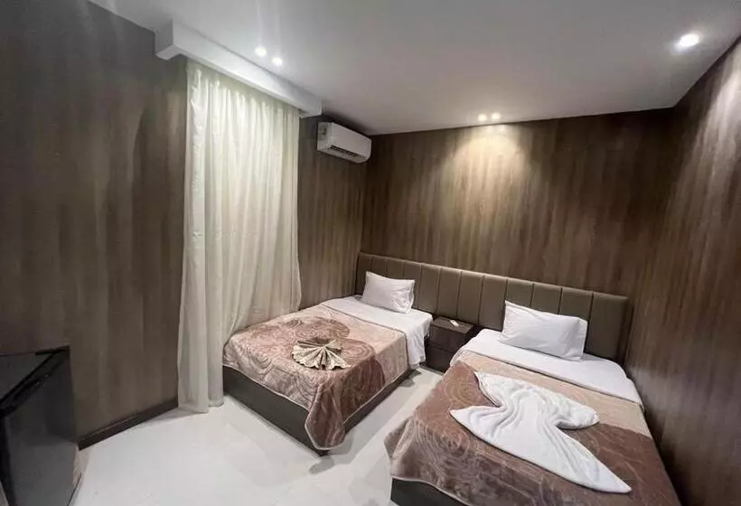 هاستل Rotana Palace Suites
