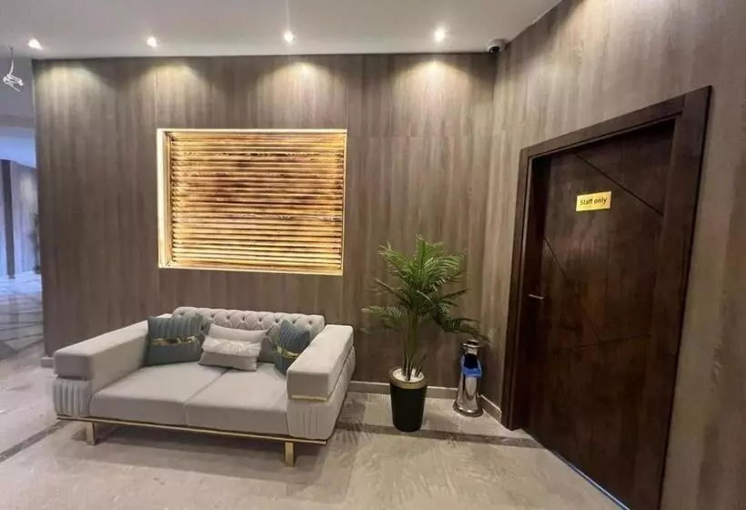هاستل Rotana Palace Suites